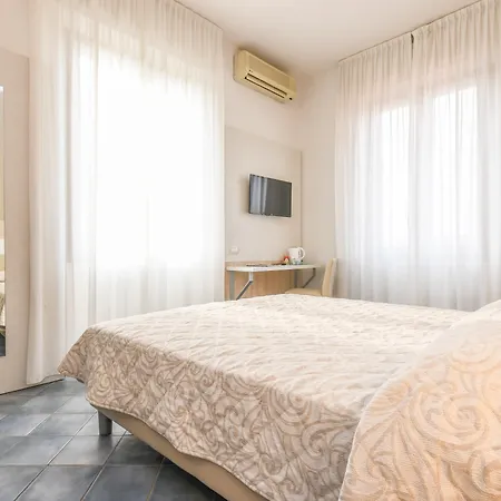 Hotel Riel 3*